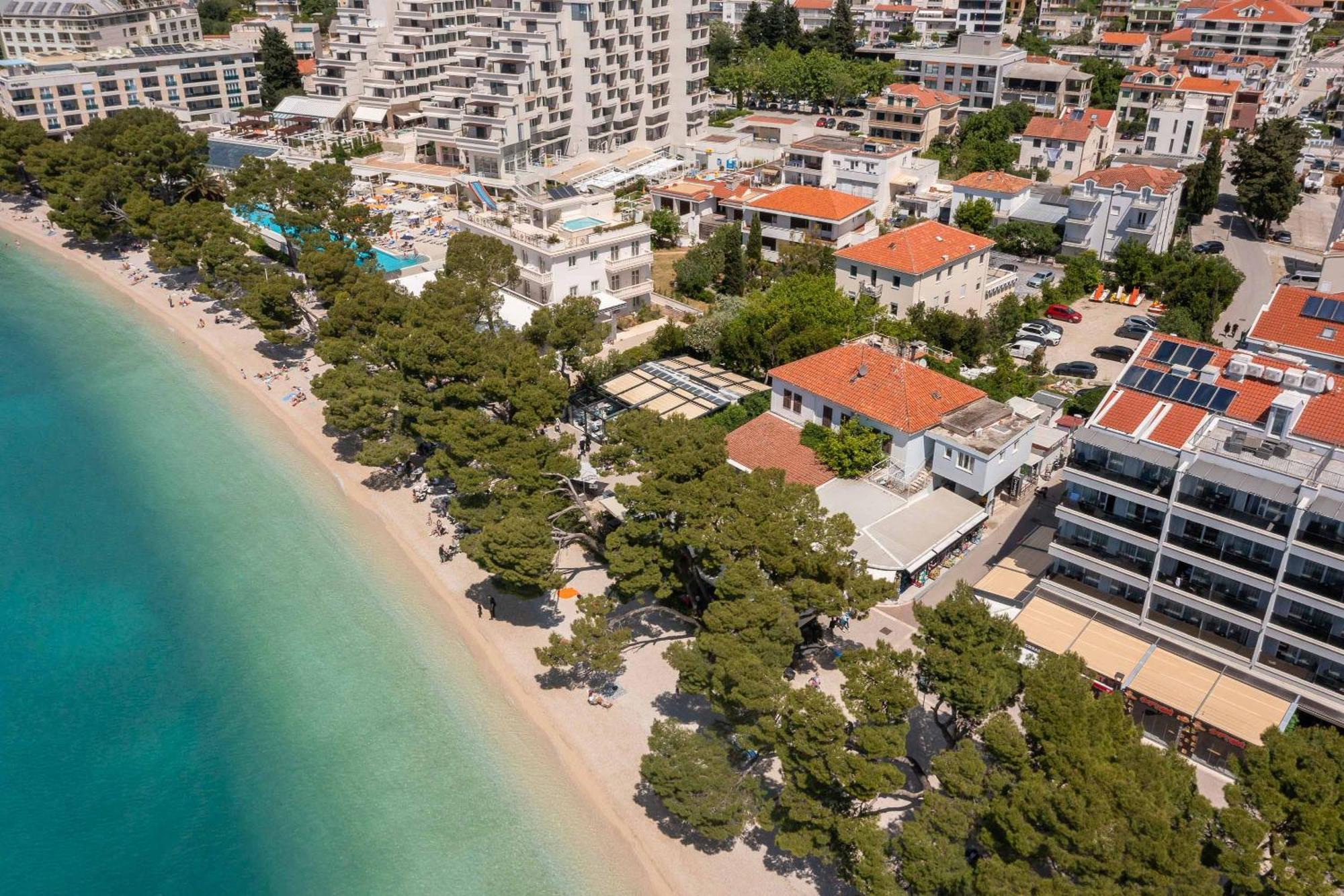 Near Central Beach With Free Parking Apartment *