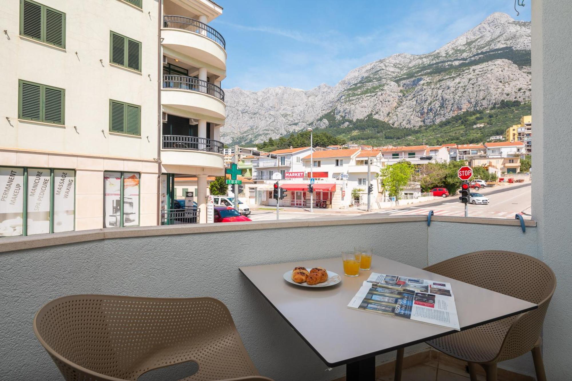 Near Central Beach With Free Parking Makarska