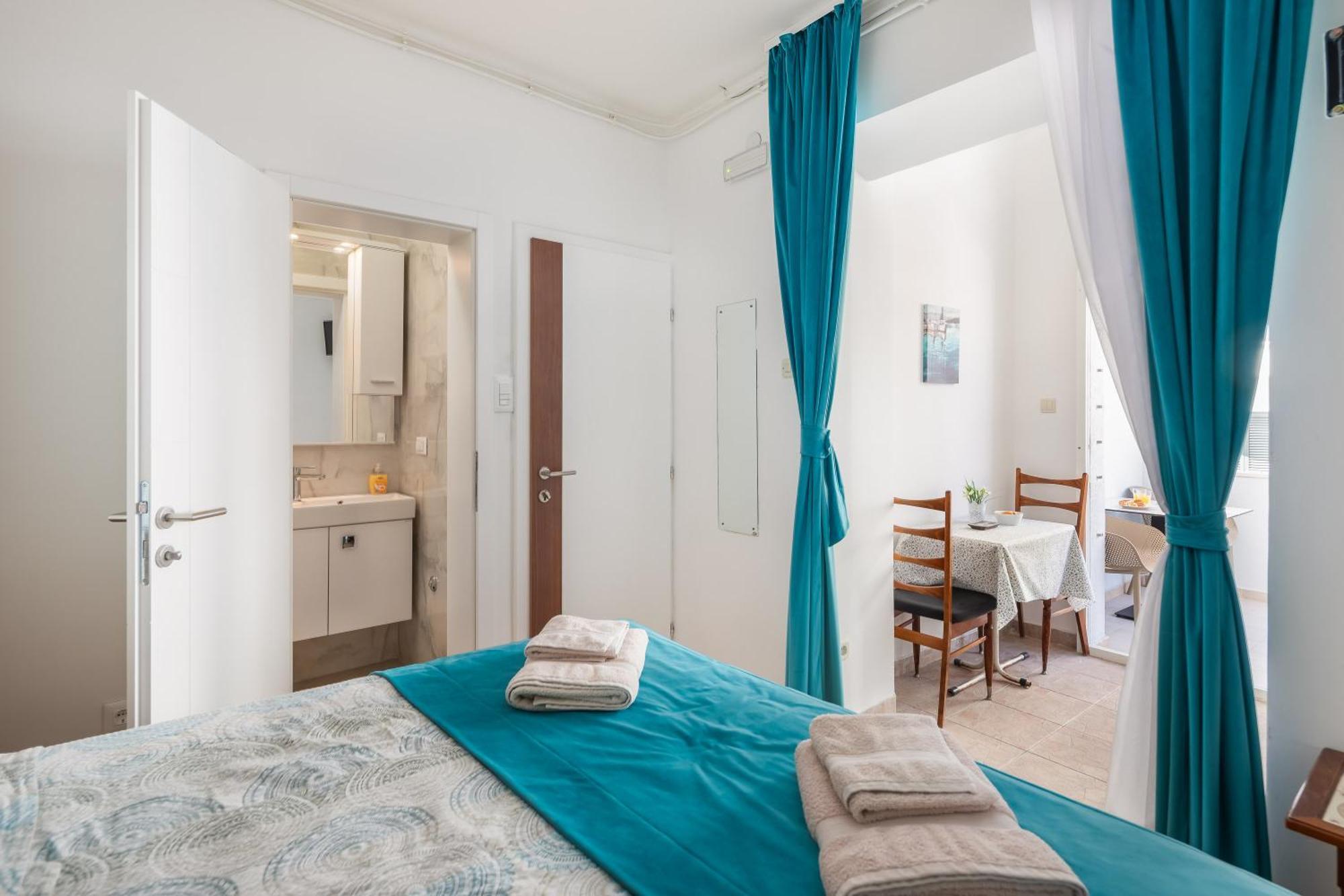 Near Central Beach With Free Parking * Makarska