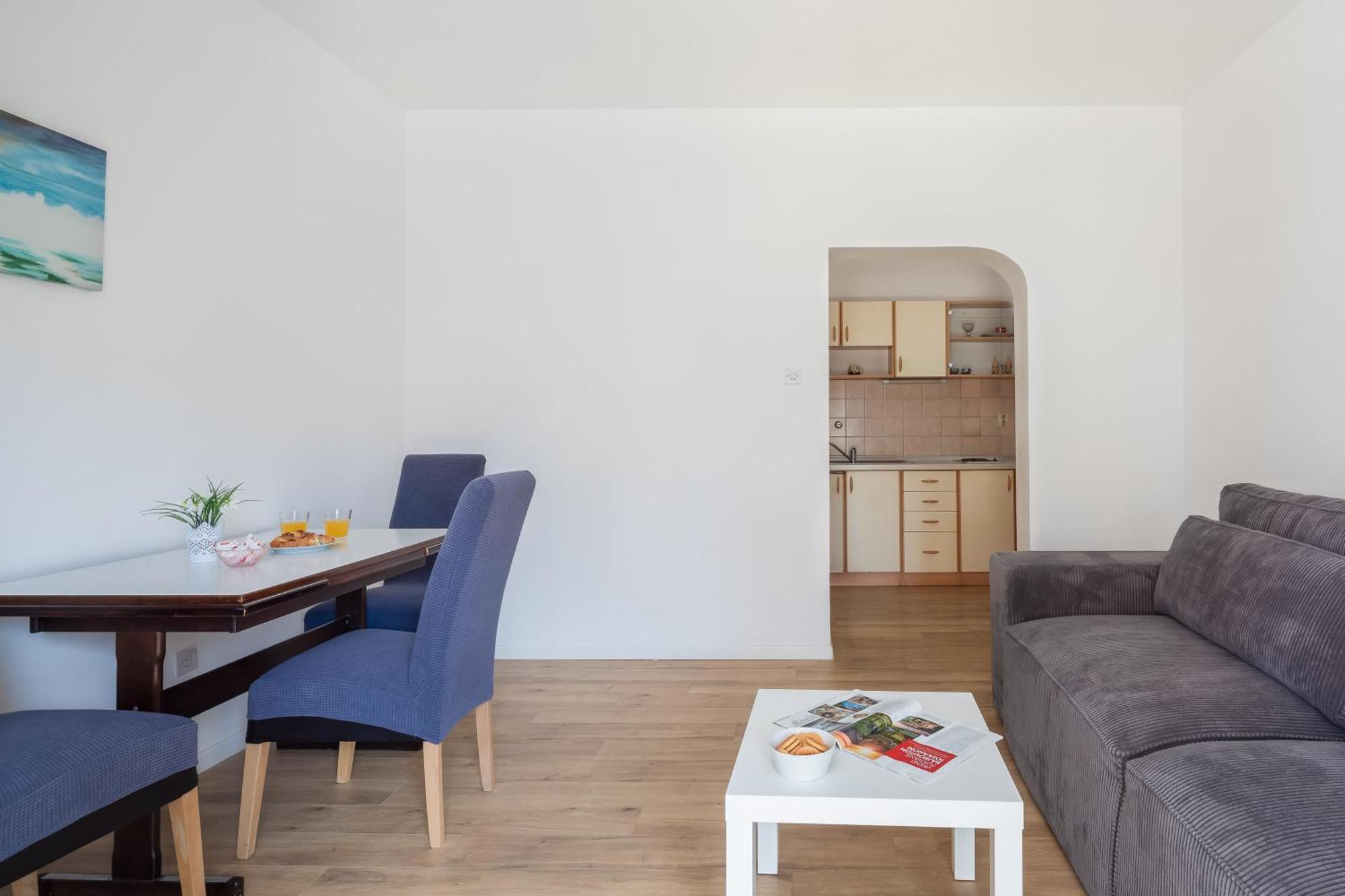 Near Central Beach With Free Parking