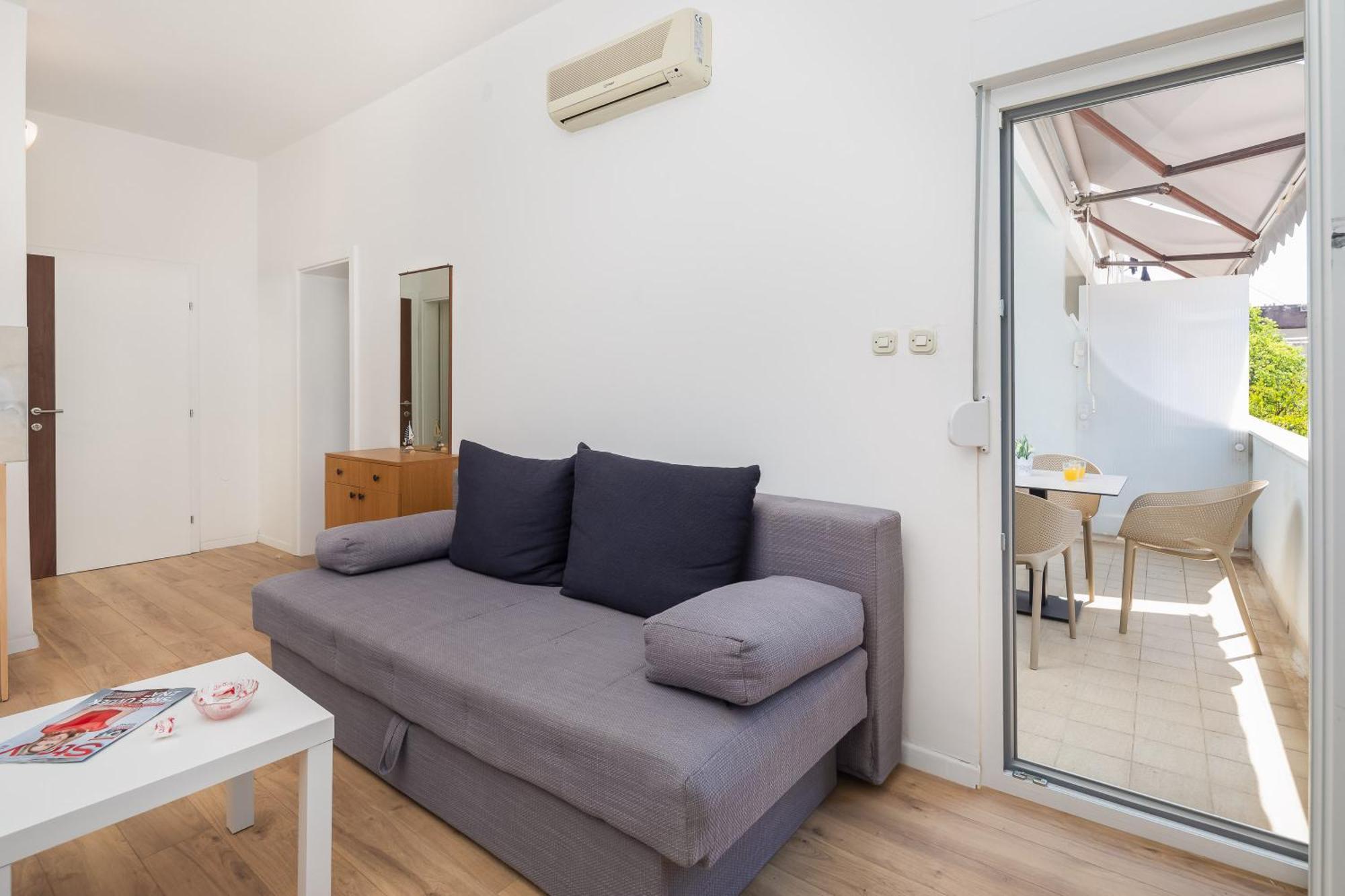 Near Central Beach With Free Parking Makarska