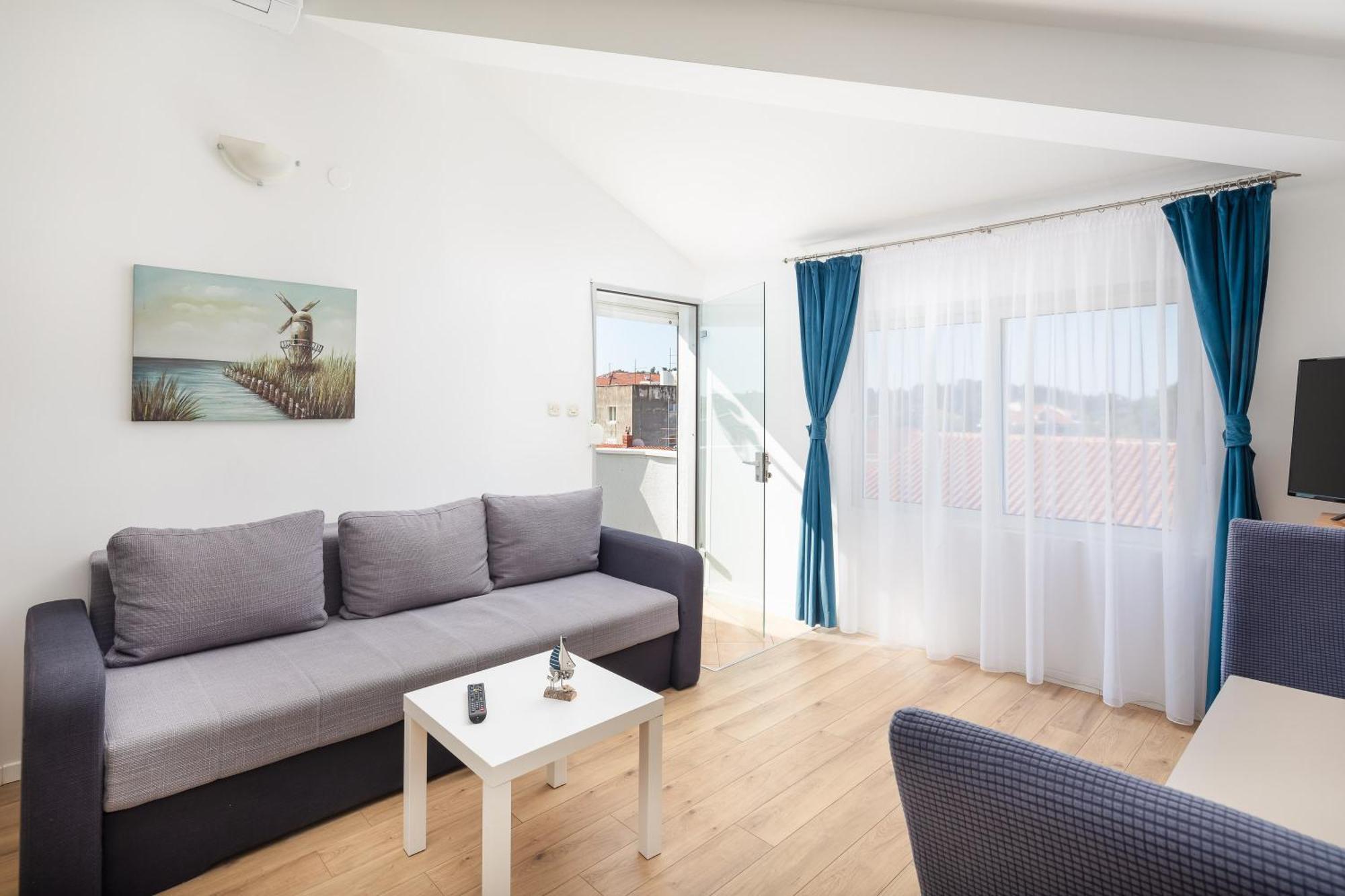 Near Central Beach With Free Parking Makarska