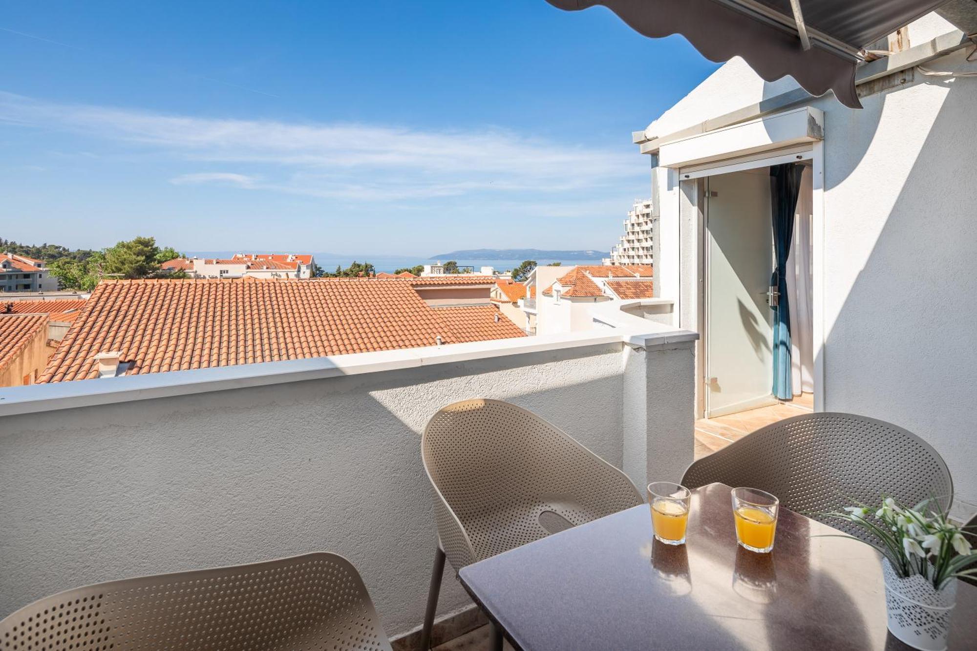 Near Central Beach With Free Parking Makarska
