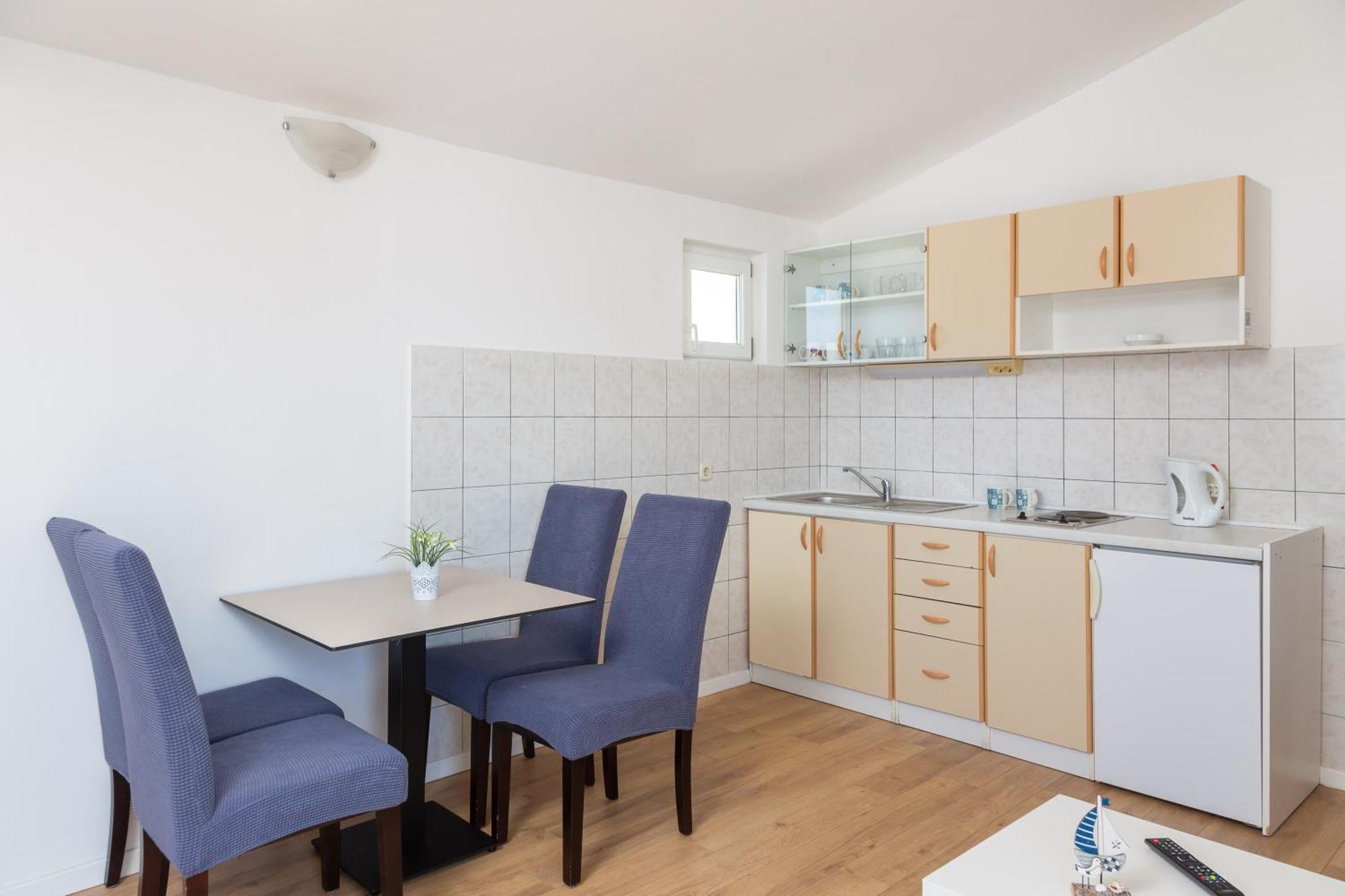 Near Central Beach With Free Parking * Makarska
